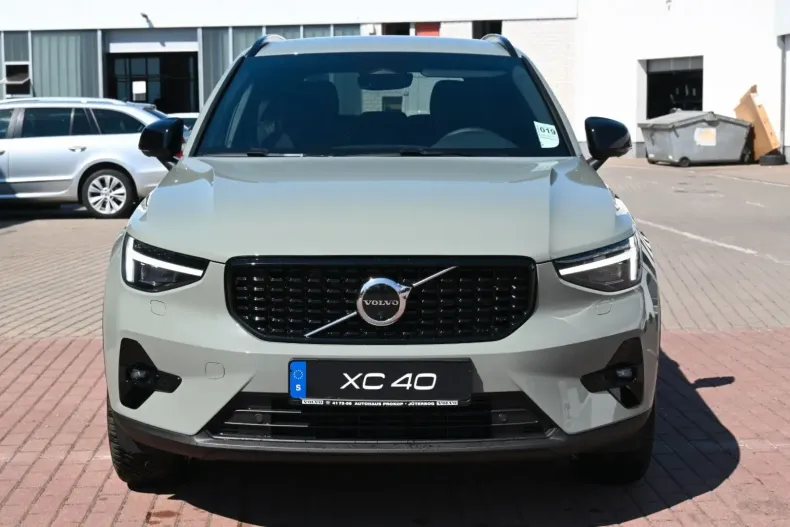 Volvo XC40 din 2024 cu 11.250 km - oferta VOL158464 - foto 8