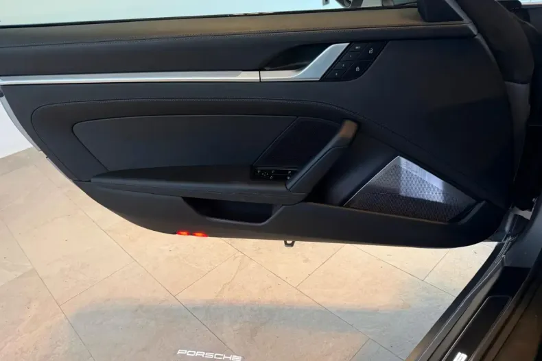 Porsche 911 din 2024 cu 19.700 km - oferta POR158469 - foto 12