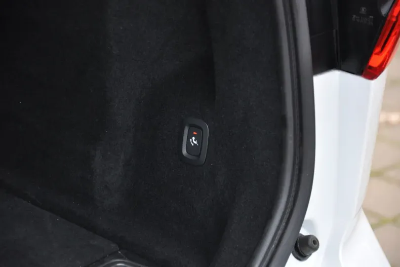 Volvo XC60 din 2022 cu 91.800 km - oferta VOL158471 - foto 17