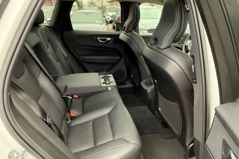 Volvo XC60 din 2022 cu 91.800 km - oferta VOL158471 - foto 22