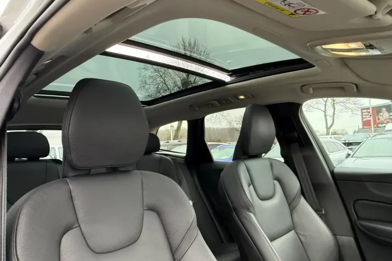 Volvo XC60 din 2022 cu 91.800 km - oferta VOL158471 - foto 33