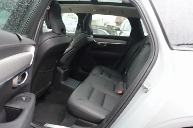 Volvo V90 din 2025 cu 21.700 km - oferta VOL158474 - foto 9