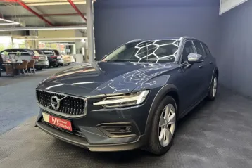 Volvo V60 Cross Country din 2021 - oferta VOL158480