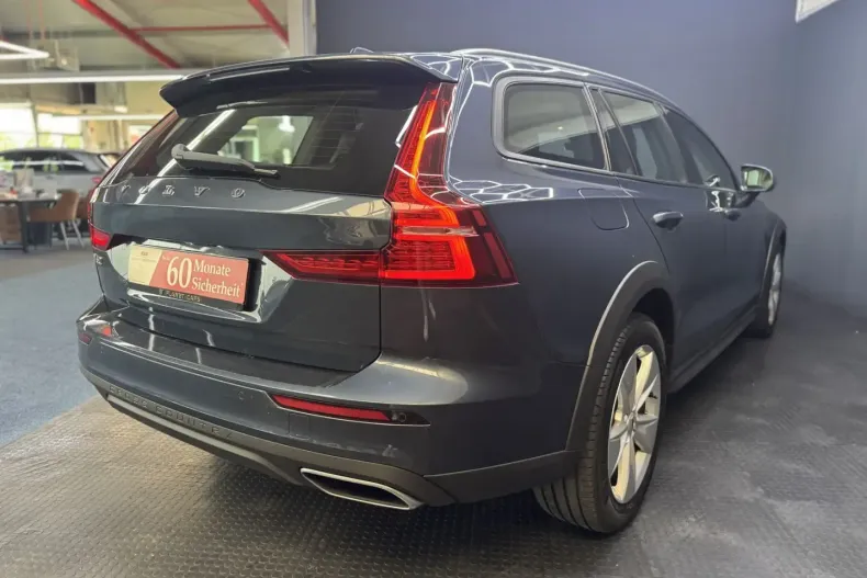 Volvo V60 Cross Country din 2021 cu 53.510 km - oferta VOL158480 - foto 2