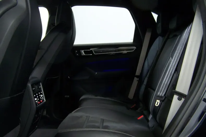 Porsche Cayenne din 2022 cu 62.559 km - oferta POR158484 - foto 10