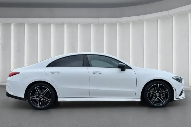 Mercedes-Benz CLA 250 din 2023 cu 44.600 km - oferta MER158488 - foto 4