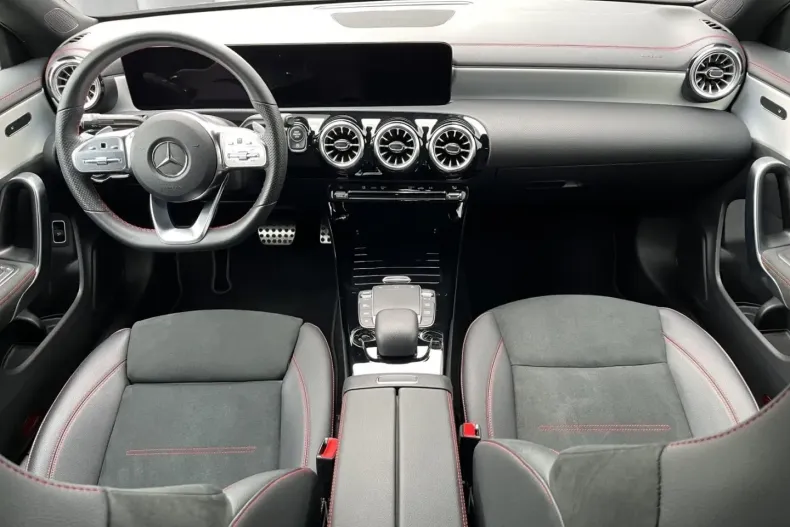 Mercedes-Benz CLA 250 din 2023 cu 44.600 km - oferta MER158488 - foto 10