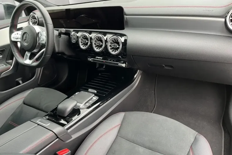 Mercedes-Benz CLA 250 din 2023 cu 44.600 km - oferta MER158488 - foto 14
