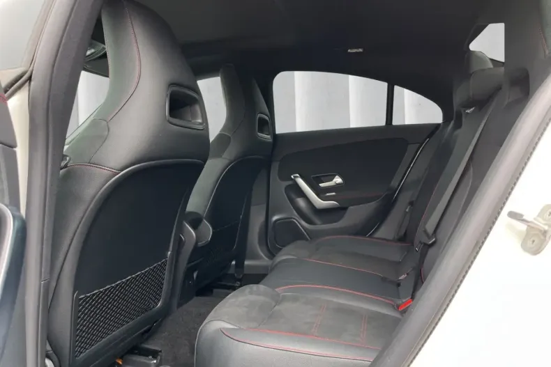 Mercedes-Benz CLA 250 din 2023 cu 44.600 km - oferta MER158488 - foto 17