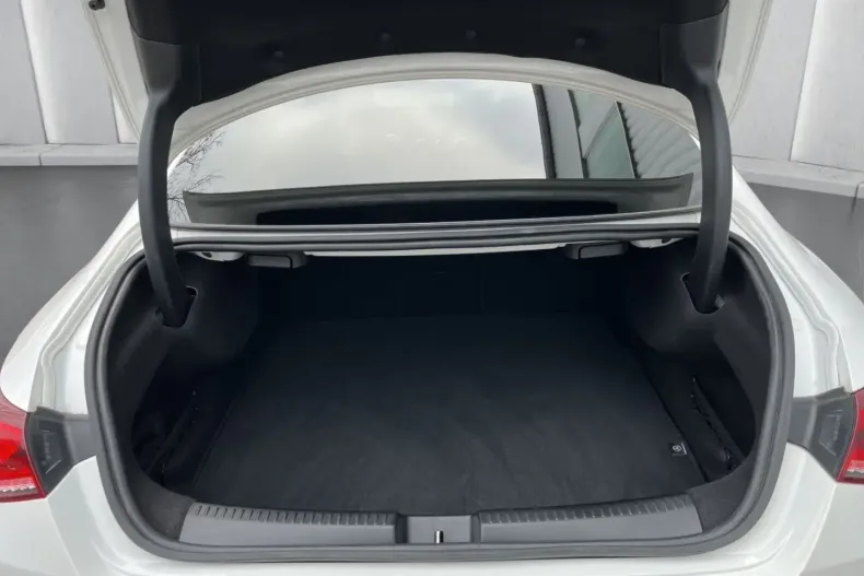 Mercedes-Benz CLA 250 din 2023 cu 44.600 km - oferta MER158488 - foto 19