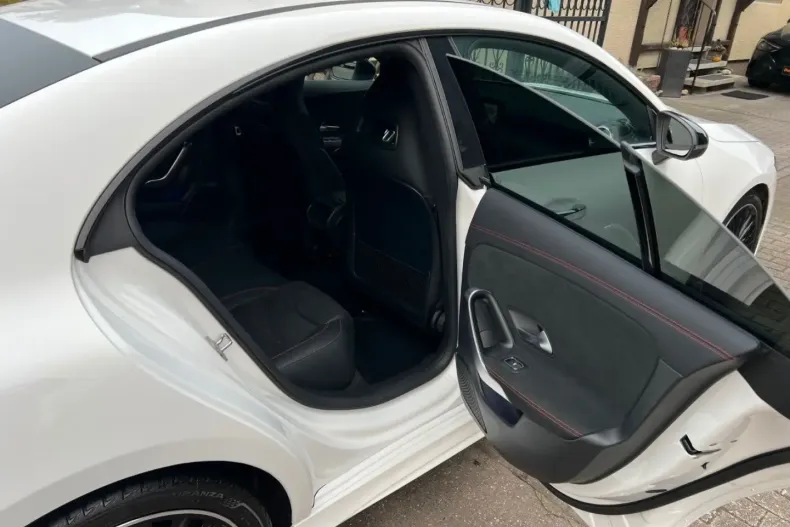 Mercedes-Benz CLA 200 din 2024 cu 28.012 km - oferta MER158492 - foto 16