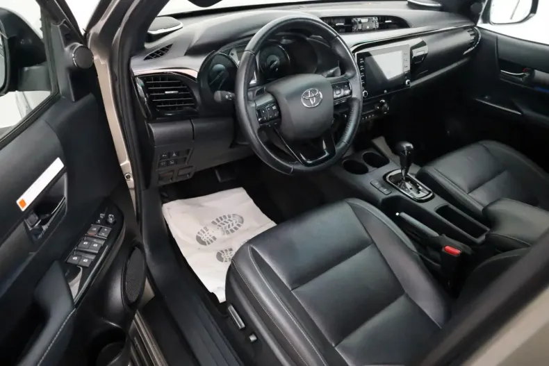 Toyota Hilux din 2024 cu 24.930 km - oferta TOY158494 - foto 10