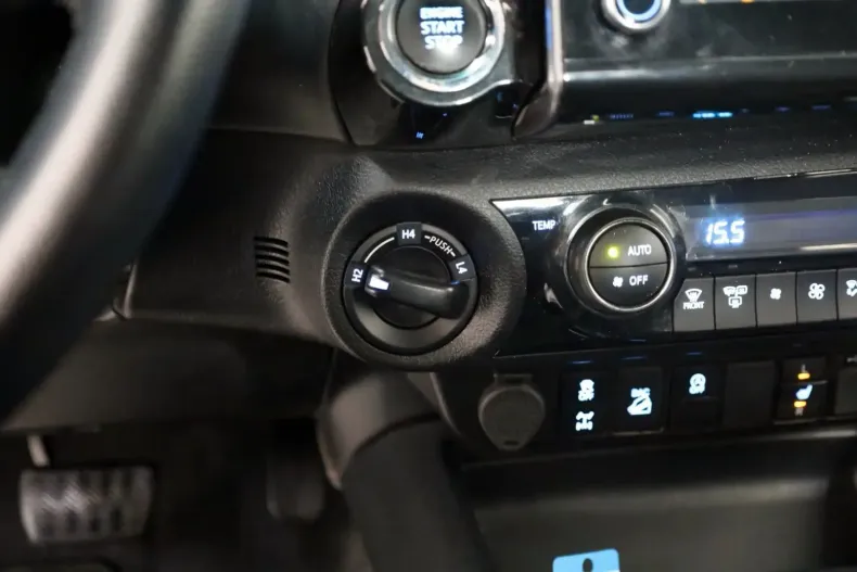 Toyota Hilux din 2024 cu 24.930 km - oferta TOY158494 - foto 19