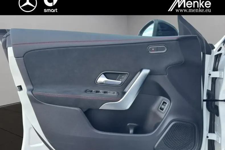 Mercedes-Benz CLA 200 din 2025 cu 4.096 km - oferta MER158495 - foto 11