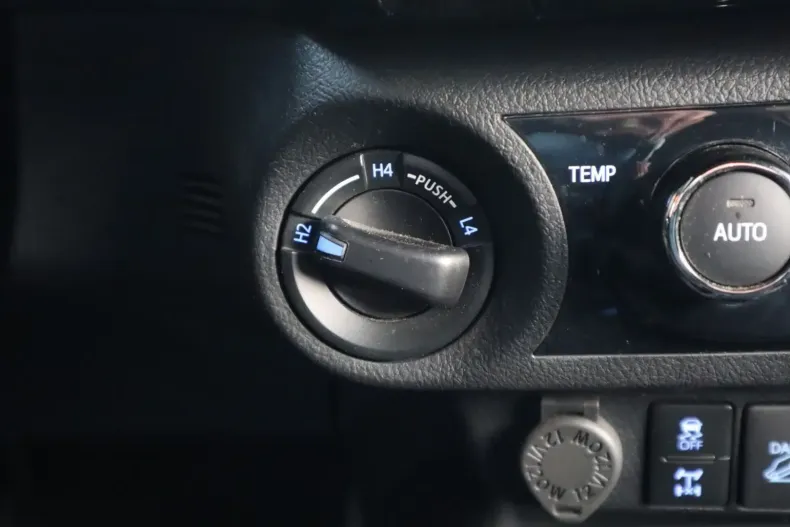 Toyota Hilux din 2021 cu 86.152 km - oferta TOY158498 - foto 34