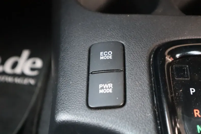 Toyota Hilux din 2021 cu 86.152 km - oferta TOY158498 - foto 36