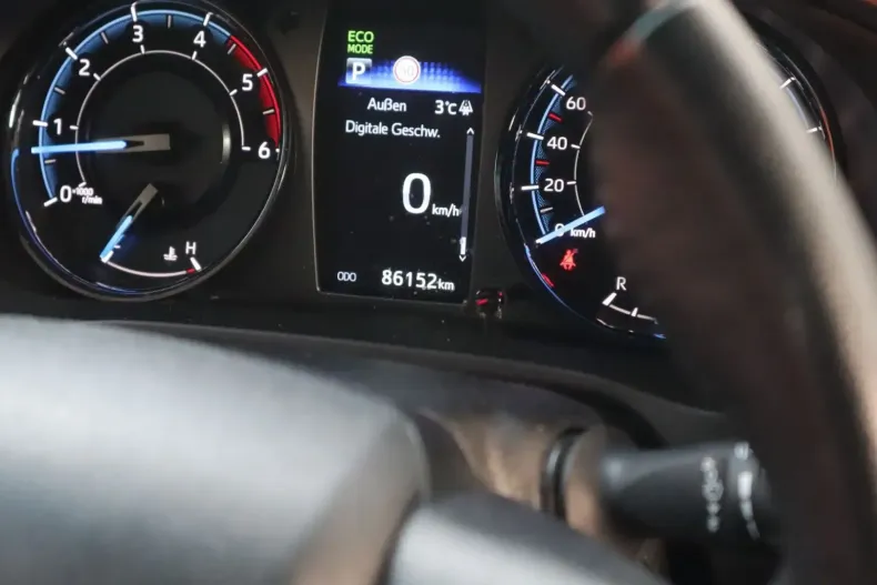 Toyota Hilux din 2021 cu 86.152 km - oferta TOY158498 - foto 38