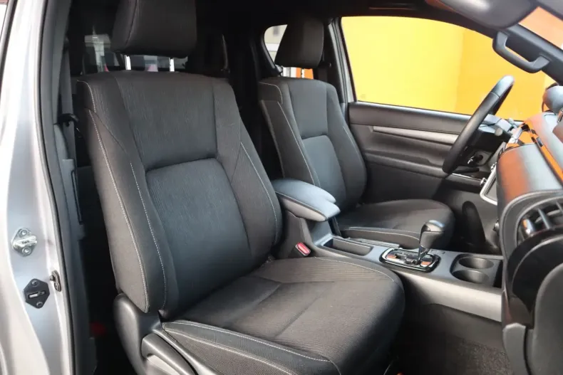 Toyota Hilux din 2021 cu 86.152 km - oferta TOY158498 - foto 47