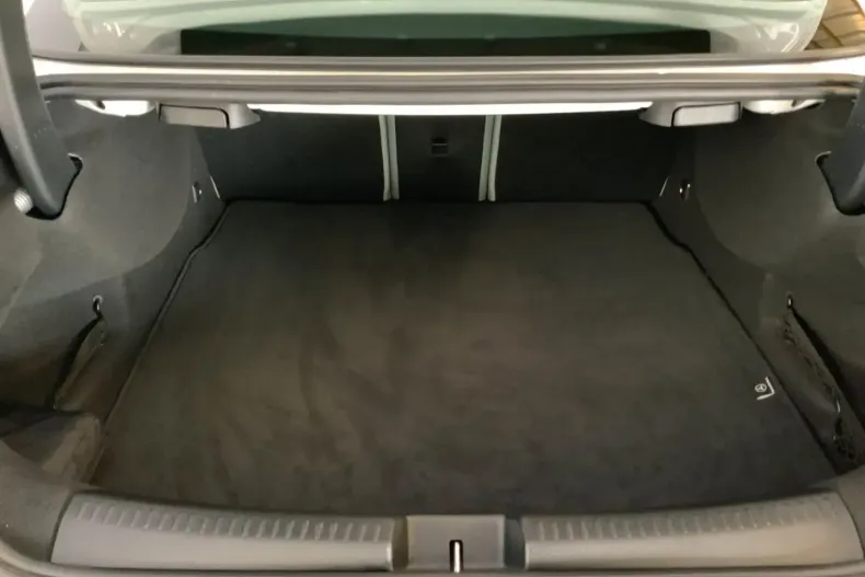 Mercedes-Benz CLA 180 din 2024 cu 9.157 km - oferta MER158500 - foto 4