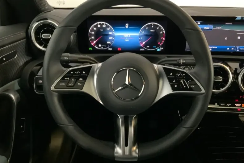 Mercedes-Benz CLA 180 din 2024 cu 9.157 km - oferta MER158500 - foto 7