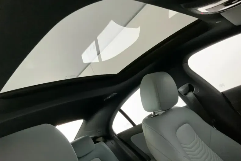 Mercedes-Benz CLA 180 din 2024 cu 9.157 km - oferta MER158500 - foto 13