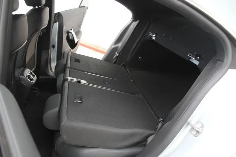 Mercedes-Benz CLA 180 din 2024 cu 50.000 km - oferta MER158503 - foto 15