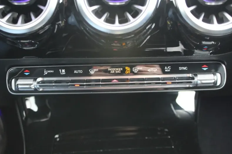 Mercedes-Benz CLA 180 din 2024 cu 50.000 km - oferta MER158503 - foto 17