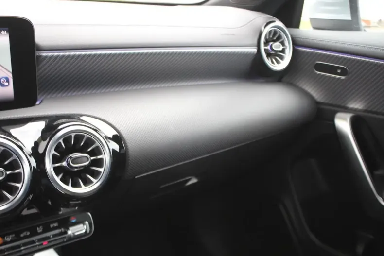 Mercedes-Benz CLA 180 din 2024 cu 50.000 km - oferta MER158503 - foto 18