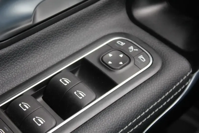 Mercedes-Benz CLA 180 din 2024 cu 50.000 km - oferta MER158503 - foto 23