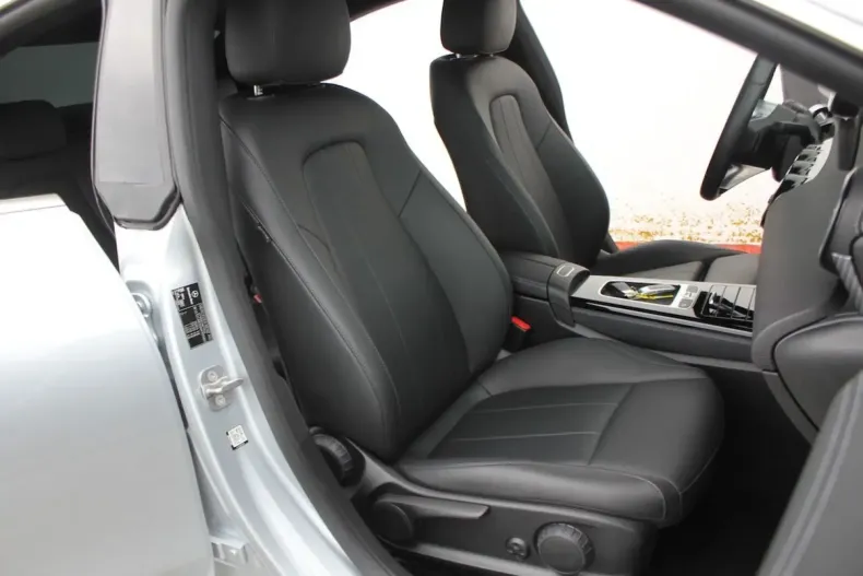 Mercedes-Benz CLA 180 din 2024 cu 50.000 km - oferta MER158503 - foto 29