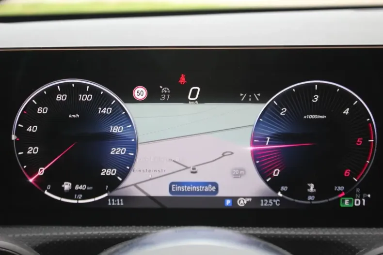 Mercedes-Benz CLA 180 din 2024 cu 50.000 km - oferta MER158503 - foto 34