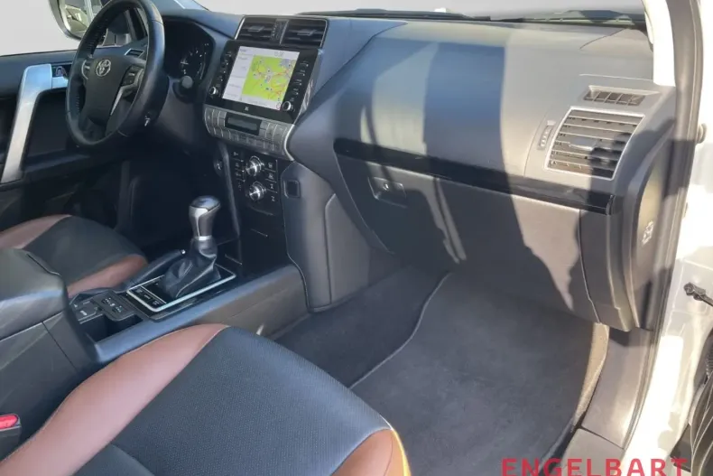 Toyota Land Cruiser din 2023 cu 38.717 km - oferta TOY158505 - foto 10