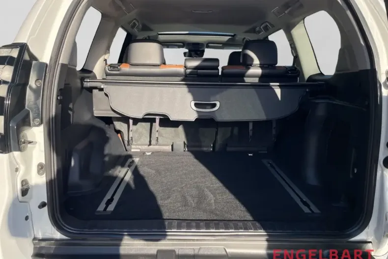 Toyota Land Cruiser din 2023 cu 38.717 km - oferta TOY158505 - foto 12