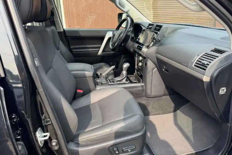 Toyota Land Cruiser din 2022 cu 55.000 km - oferta TOY158507 - foto 5