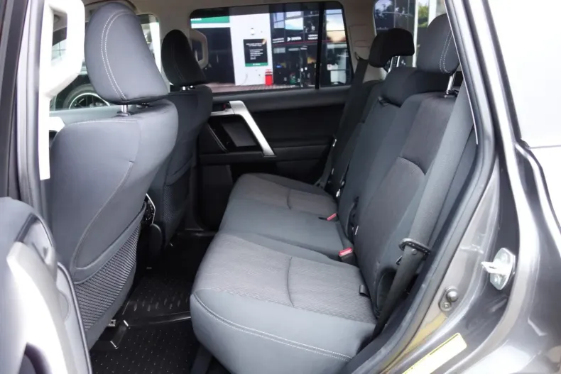 Toyota Land Cruiser din 2023 cu 63.454 km - oferta TOY158508 - foto 7