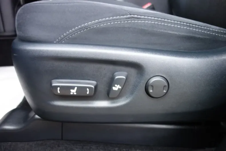 Toyota Land Cruiser din 2023 cu 63.454 km - oferta TOY158508 - foto 19