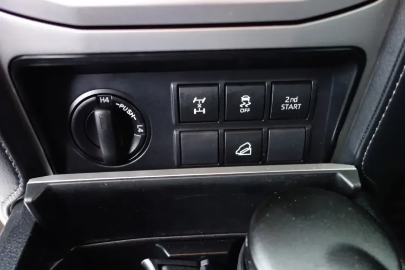 Toyota Land Cruiser din 2023 cu 63.454 km - oferta TOY158508 - foto 25