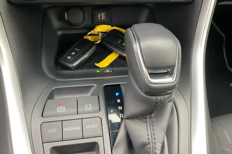 Toyota RAV4 din 2023 cu 59.030 km - oferta TOY158509 - foto 10