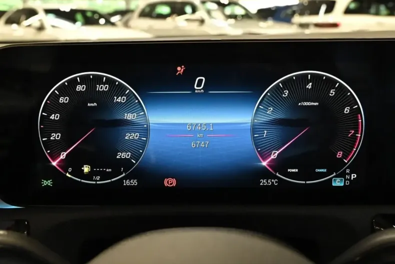 Mercedes-Benz CLA 250 din 2024 cu 6.741 km - oferta MER158510 - foto 13