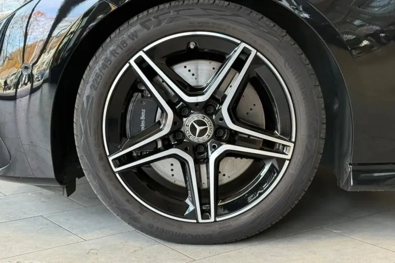 Mercedes-Benz CLA 250 din 2024 cu 14.019 km - oferta MER158514 - foto 8