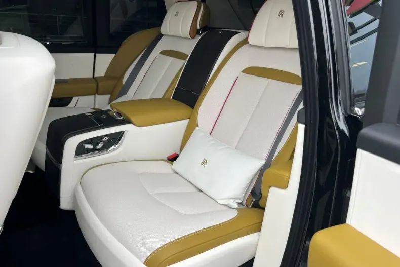 Rolls-Royce Cullinan din 2025 cu 3.000 km - oferta ROL158515 - foto 5