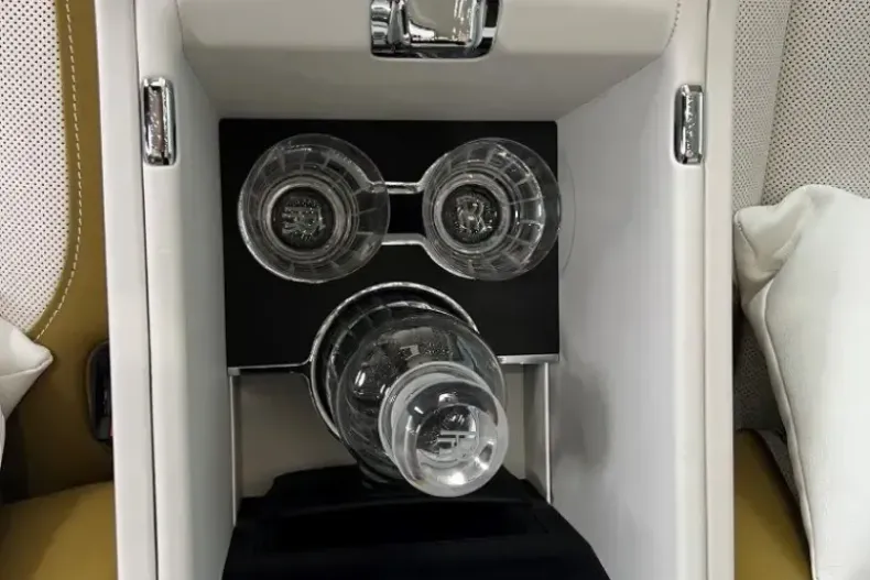 Rolls-Royce Cullinan din 2025 cu 3.000 km - oferta ROL158515 - foto 6