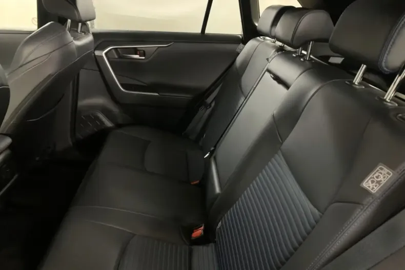 Toyota RAV4 din 2024 cu 39.892 km - oferta TOY158516 - foto 12