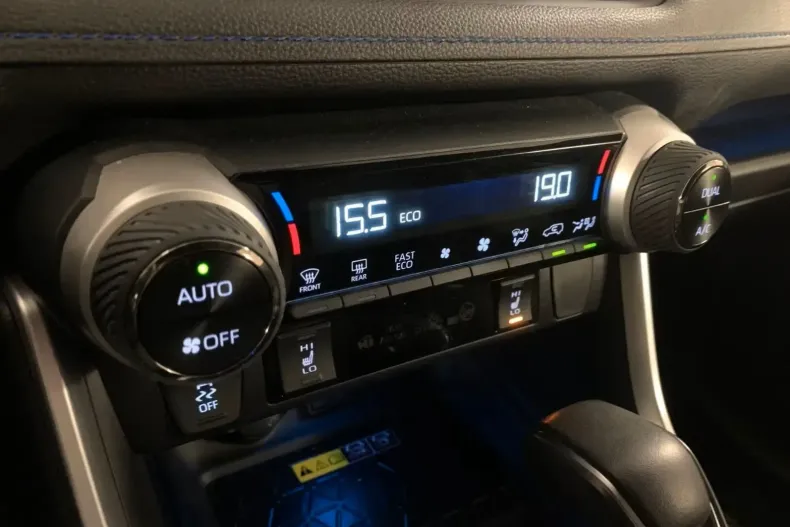 Toyota RAV4 din 2024 cu 39.892 km - oferta TOY158516 - foto 13