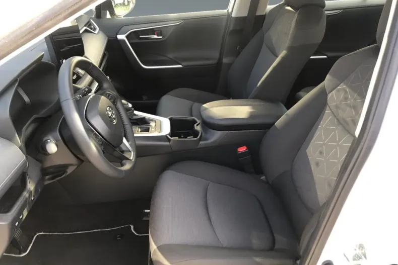 Toyota RAV4 din 2025 cu 10.609 km - oferta TOY158517 - foto 9