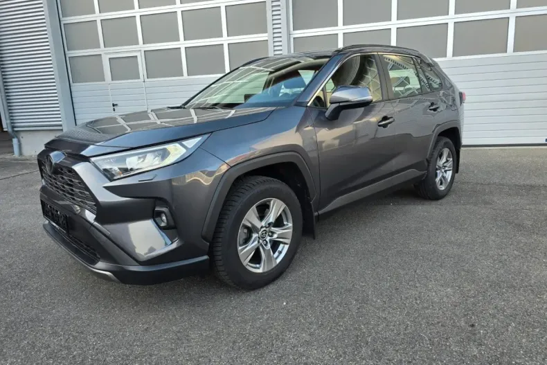 Toyota RAV4 din 2023 cu 35.900 km - oferta TOY158518 - foto 1