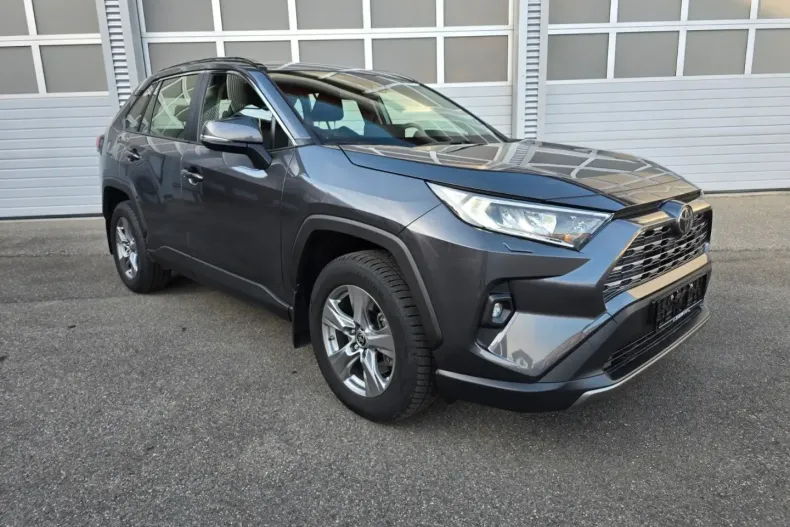 Toyota RAV4 din 2023 cu 35.900 km - oferta TOY158518 - foto 4