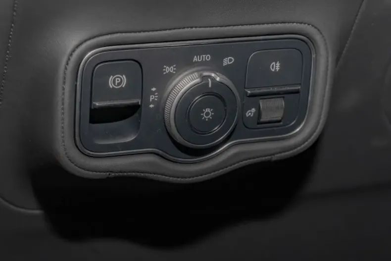 Mercedes-Benz G 580 din 2024 cu 10.336 km - oferta MER158528 - foto 11