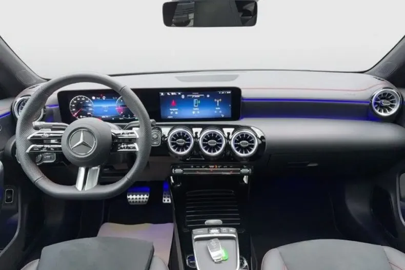 Mercedes-Benz CLA 200 din 2025 cu 7.350 km - oferta MER158532 - foto 10