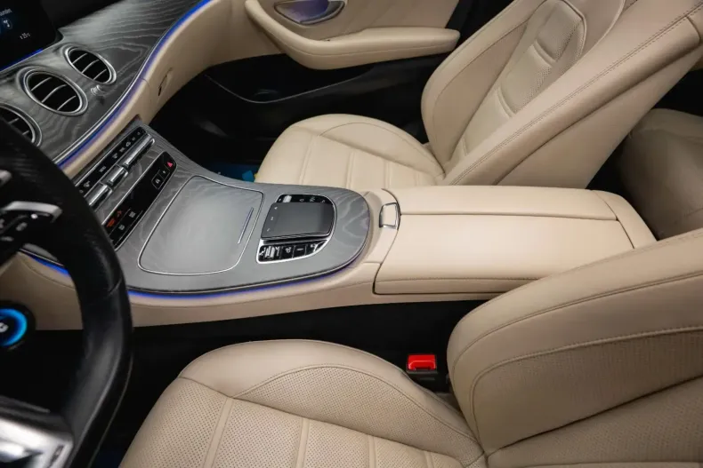 Mercedes-Benz E 53 AMG din 2021 cu 56.400 km - oferta MER158536 - foto 41